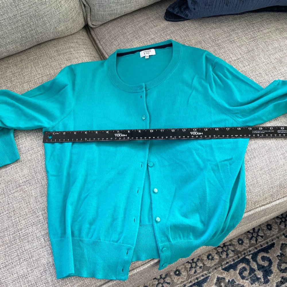 Crown & Ivy Sweater with 3/4 Sleeves - Picture 3 of 8